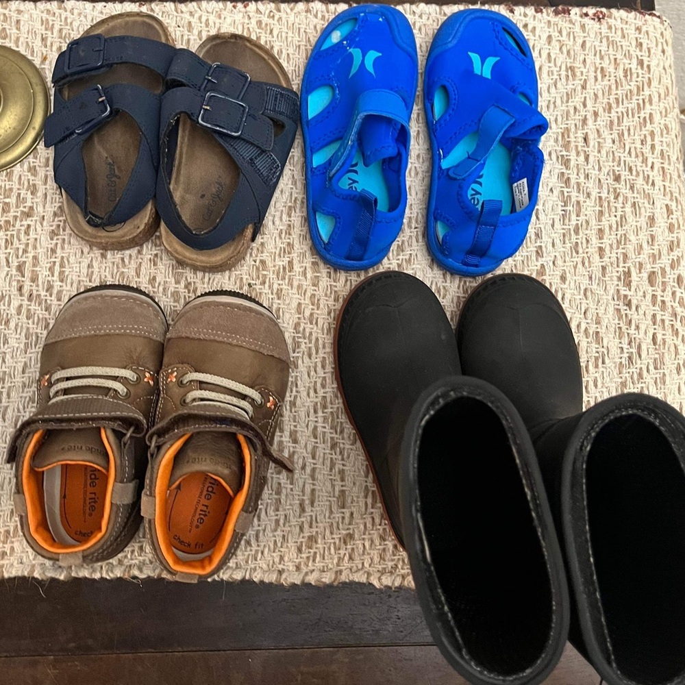 Lot of toddler shoes sizes 6-7/8